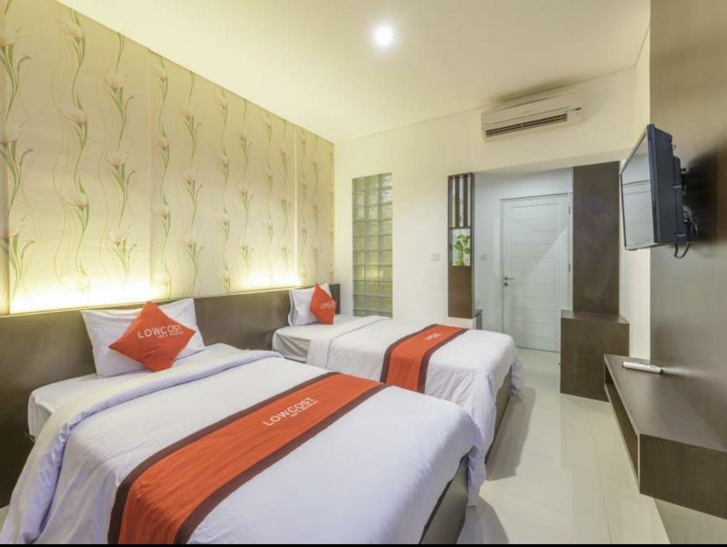 Lowcost Bed & Breakfast Jimbaran Esterno foto