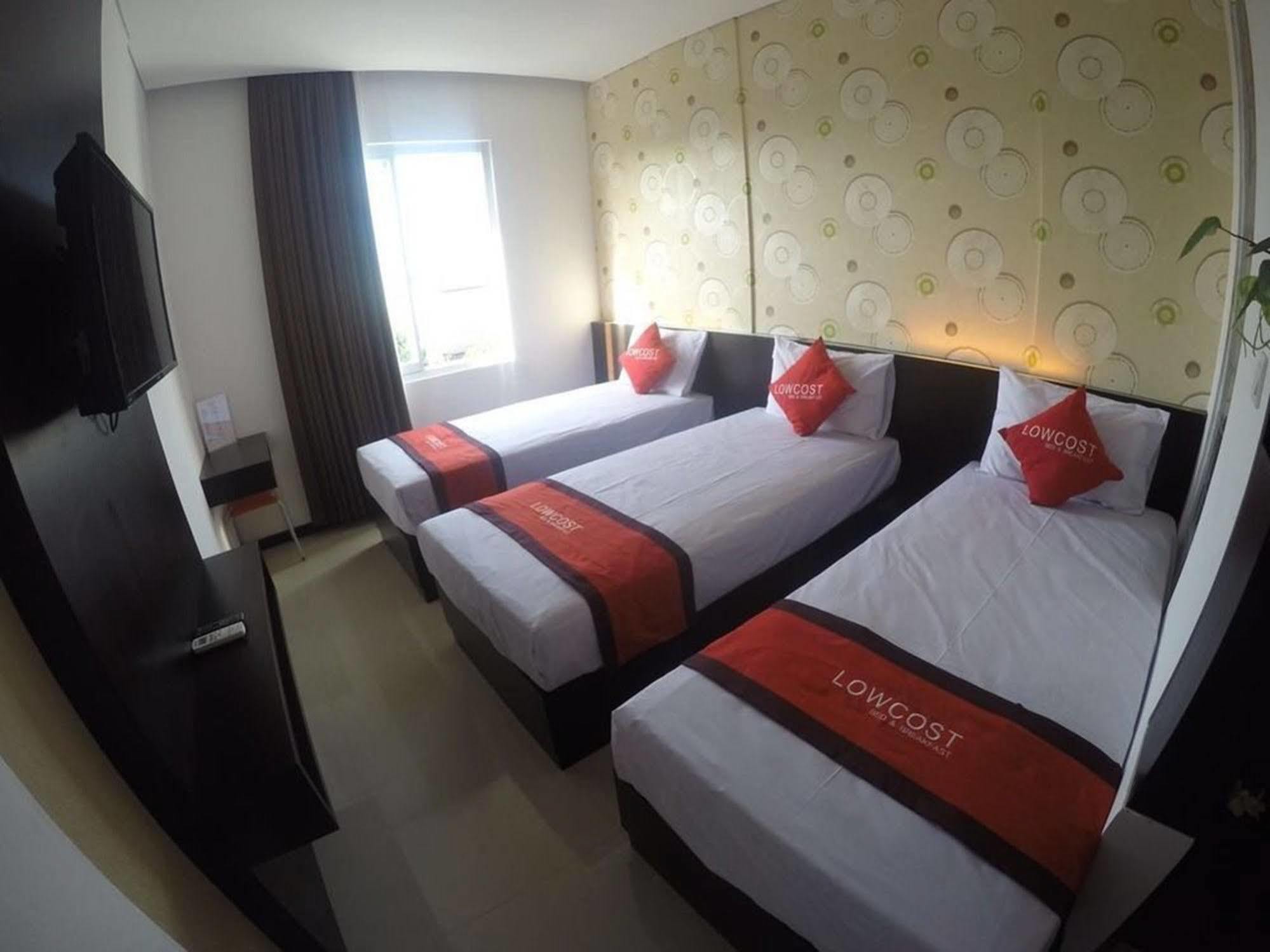 Lowcost Bed & Breakfast Jimbaran Esterno foto
