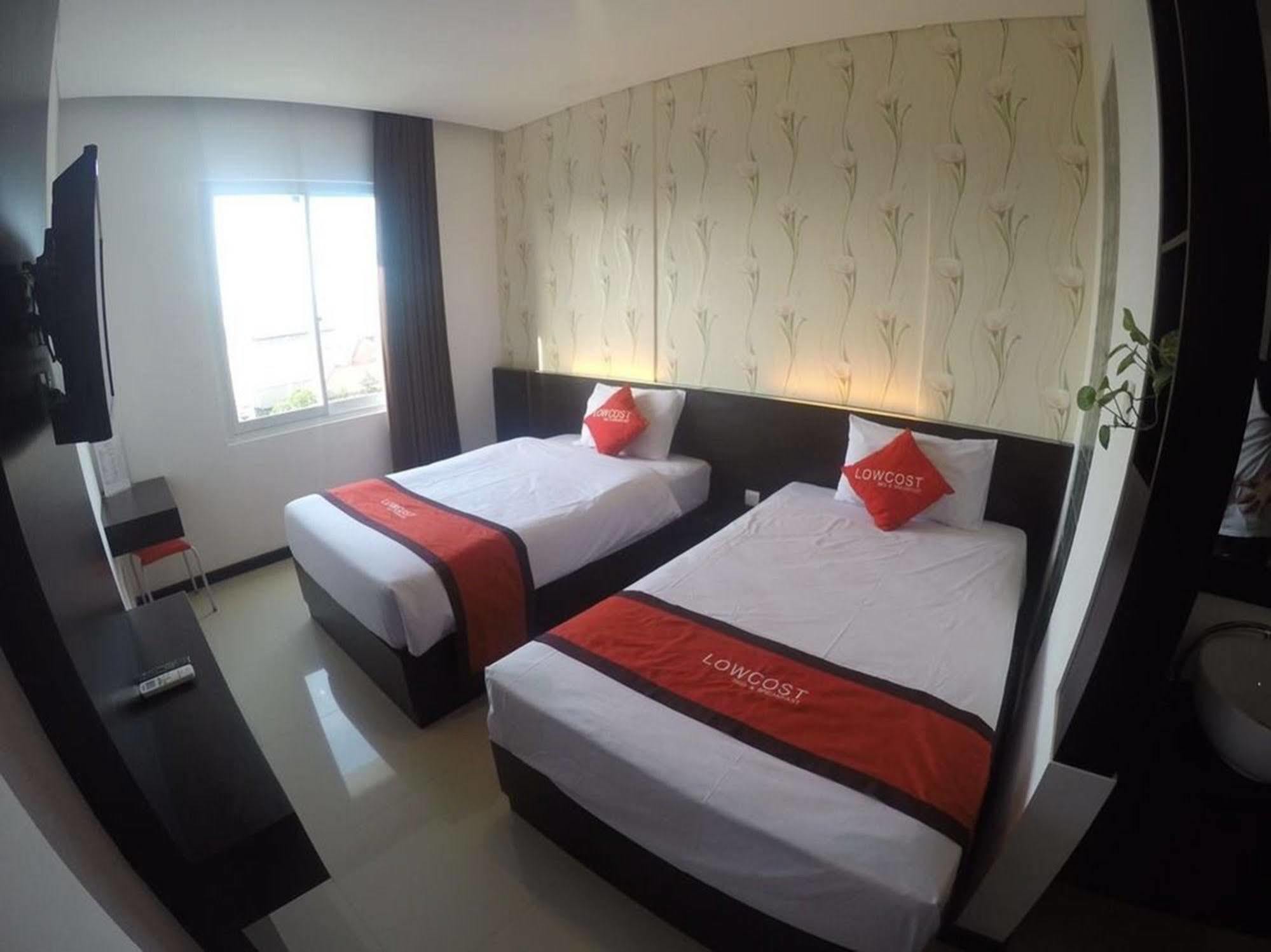 Lowcost Bed & Breakfast Jimbaran Esterno foto