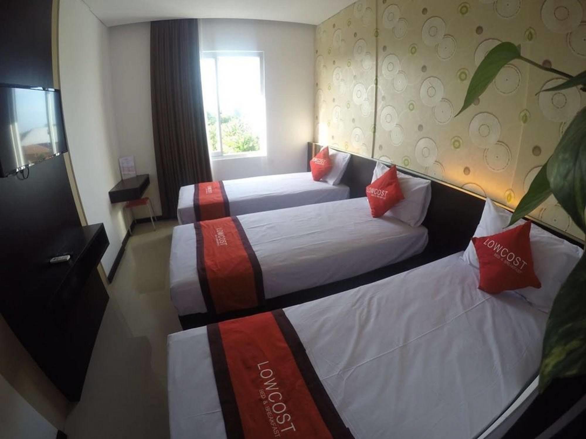 Lowcost Bed & Breakfast Jimbaran Esterno foto