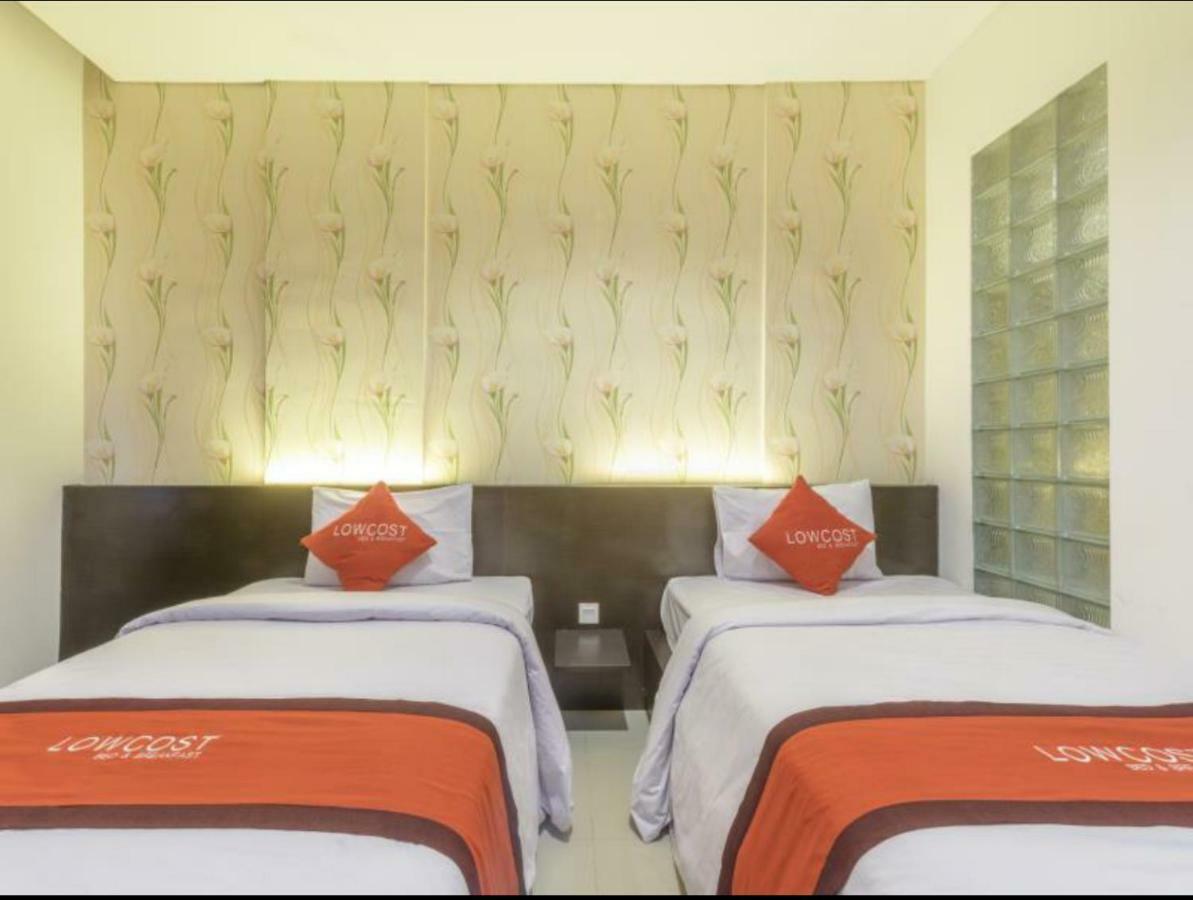 Lowcost Bed & Breakfast Jimbaran Esterno foto